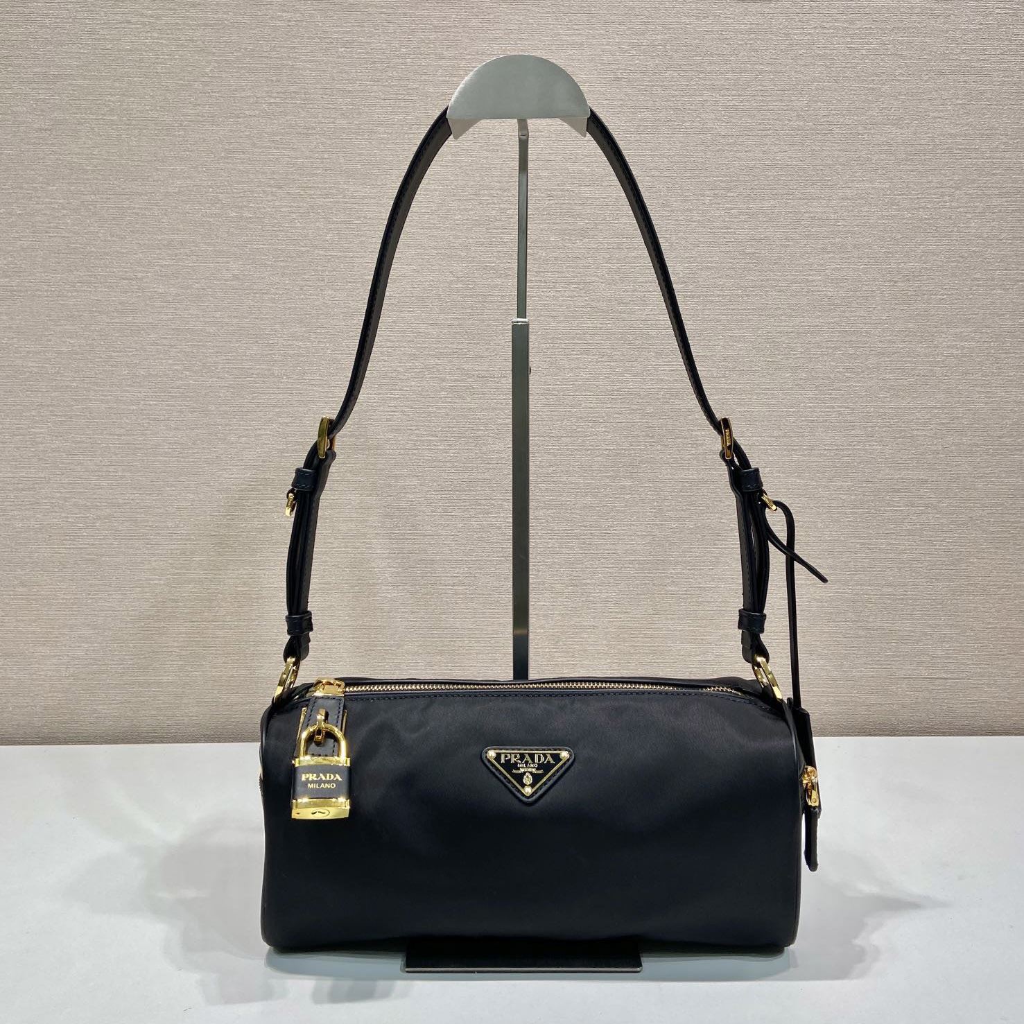 Pra*a top handle bags